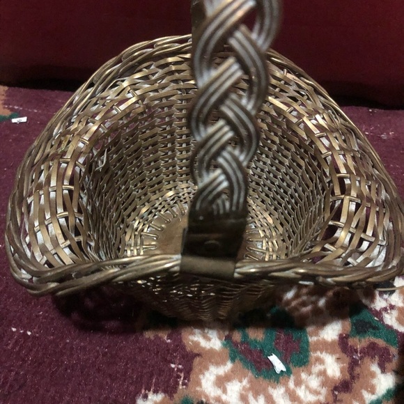 Vintage brass Gold Woven Accent Basket with Braided Handle. Preloved - Picture 9 of 10